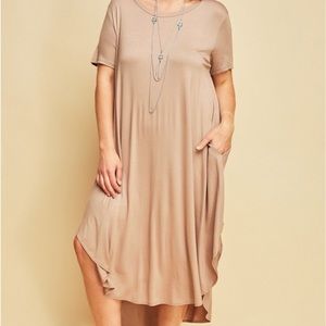 PlusSize RoundNeck w/Side Pockets Maxi Dress-Latte